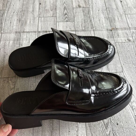 DKNY Shoes Women’s Size 8.5 M Black Patent Leather Mules Slip On Comfort Loafers - Picture 3 of 10